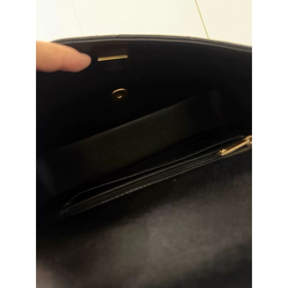 Chanel Women Pre-Loved Bag Very Good Condition - Picture 9 of 9